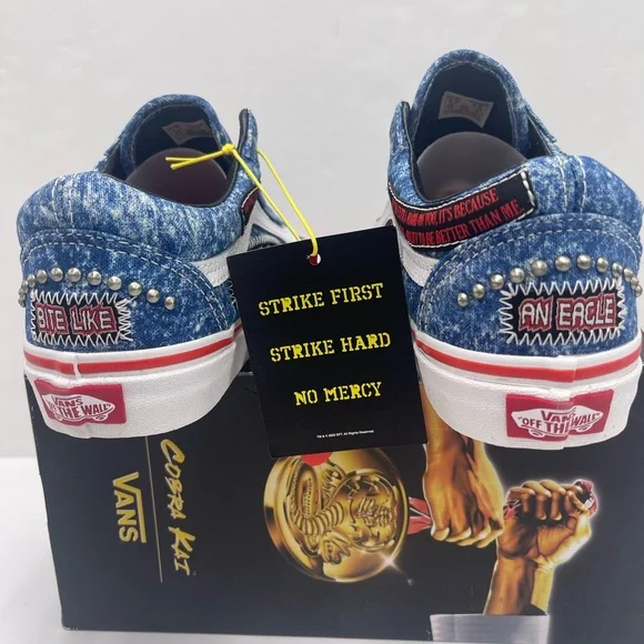 Vans Man’s Old Skool
Cobra Kai Multi/True White Sneakers
VN0A3WKT6GL - Picture 4 of 16